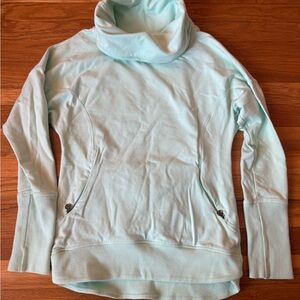 Women's Lululemon sweatshirt